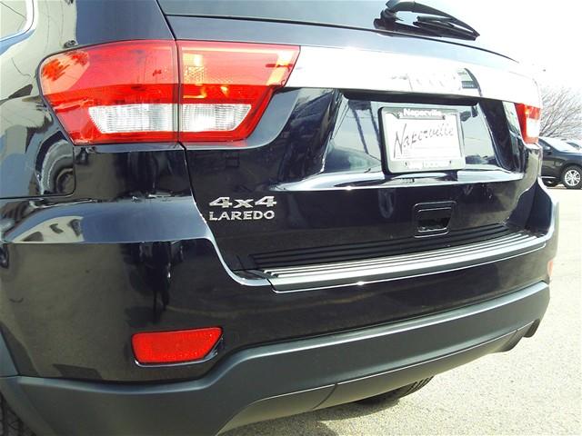 Jeep Grand Cherokee 2011 photo 4