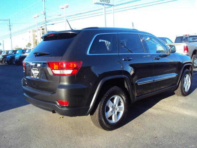 Jeep Grand Cherokee 2011 photo 3