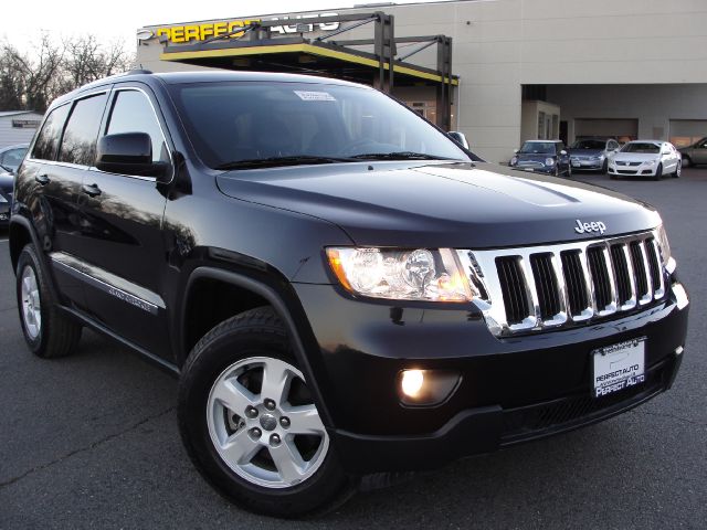 Jeep Grand Cherokee 2011 photo 2