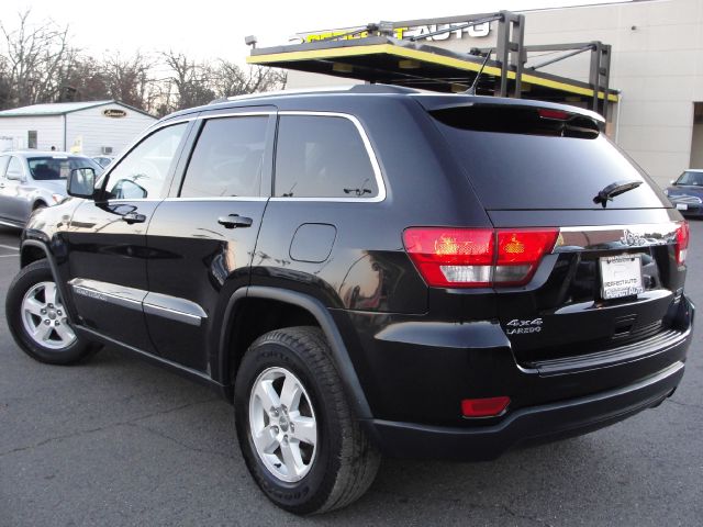 Jeep Grand Cherokee 2011 photo 3