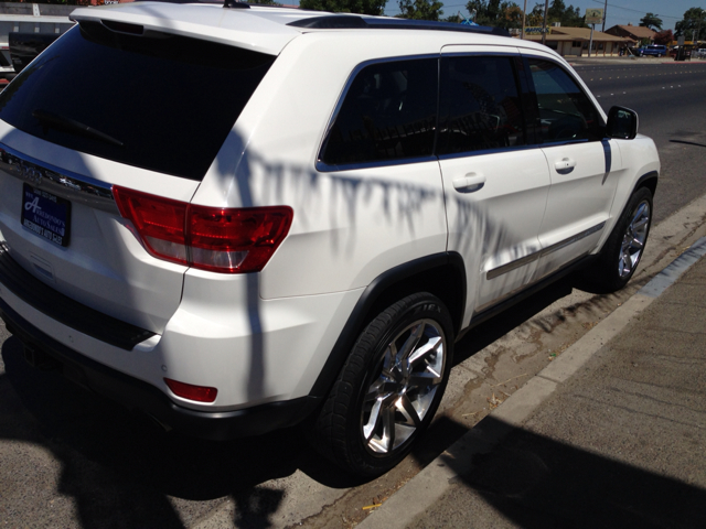 Jeep Grand Cherokee 2011 photo 3