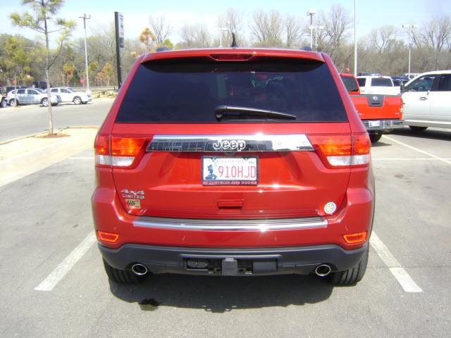 Jeep Grand Cherokee 2011 photo 3
