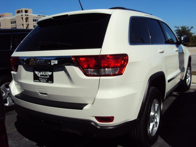 Jeep Grand Cherokee 2011 photo 2