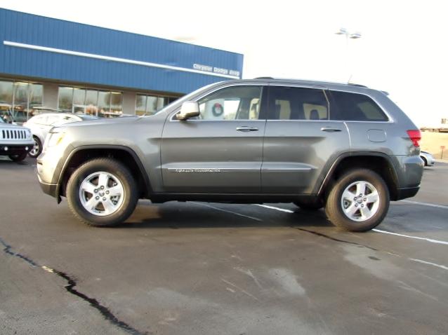 Jeep Grand Cherokee 2011 photo 2
