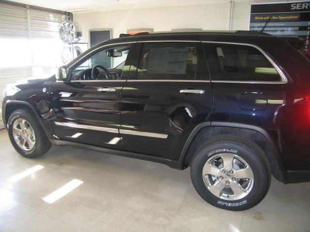 Jeep Grand Cherokee 2011 photo 1