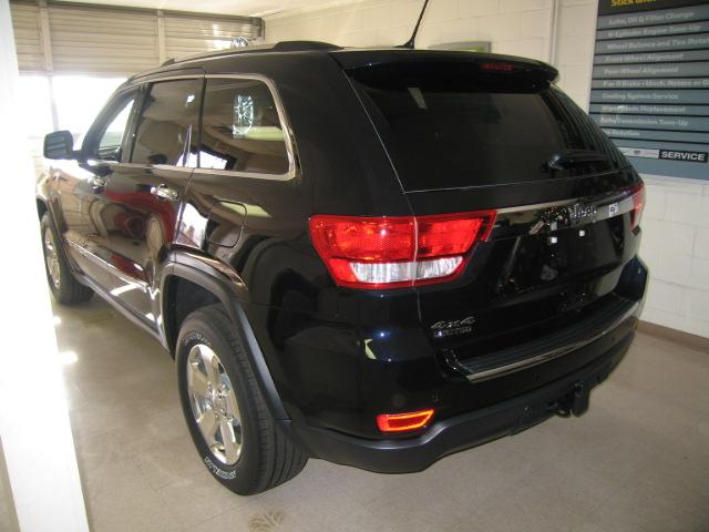 Jeep Grand Cherokee 2011 photo 2