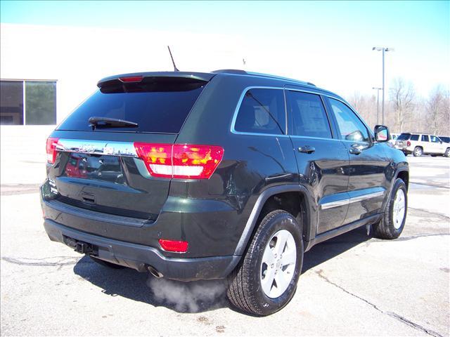 Jeep Grand Cherokee 2011 photo 2
