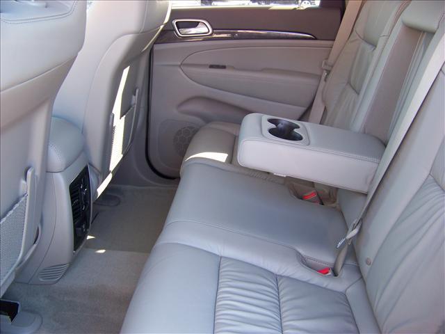 Jeep Grand Cherokee 2011 photo 4