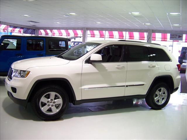 Jeep Grand Cherokee 2011 photo 1
