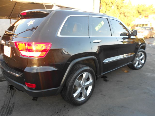 Jeep Grand Cherokee 2.4i Sedan SUV