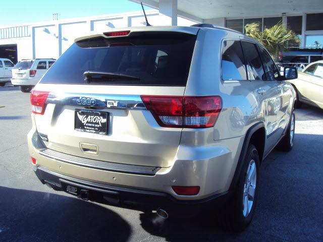 Jeep Grand Cherokee 2011 photo 1