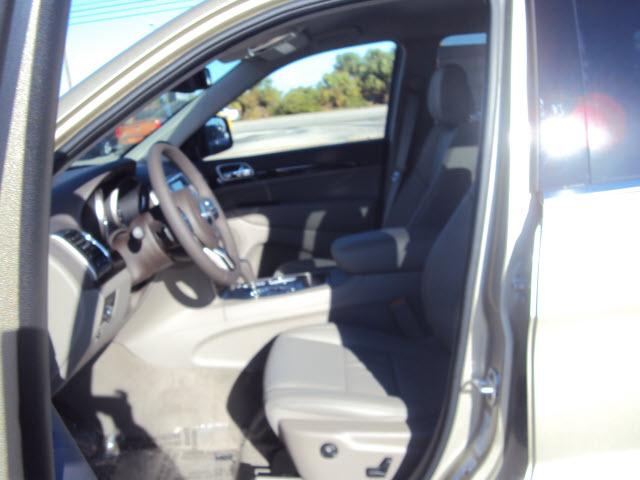 Jeep Grand Cherokee 2011 photo 3