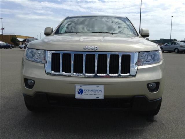 Jeep Grand Cherokee LS SUV