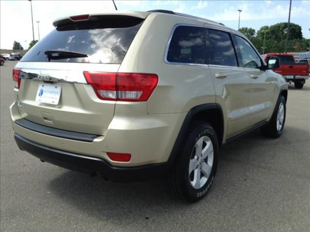 Jeep Grand Cherokee 2011 photo 2