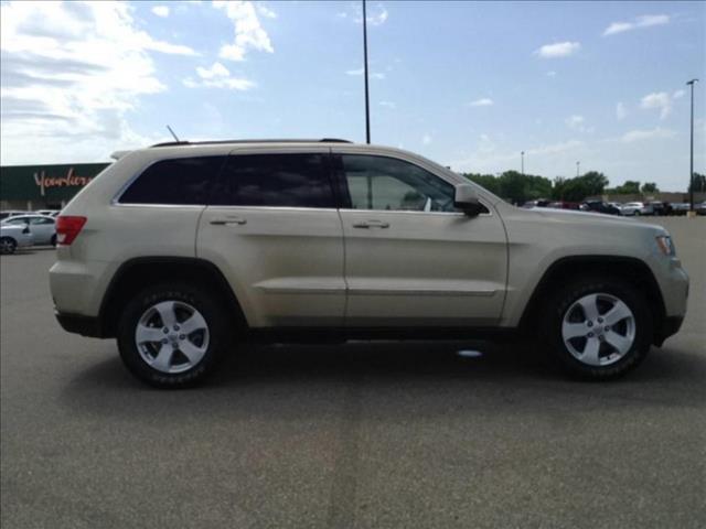 Jeep Grand Cherokee 2011 photo 3