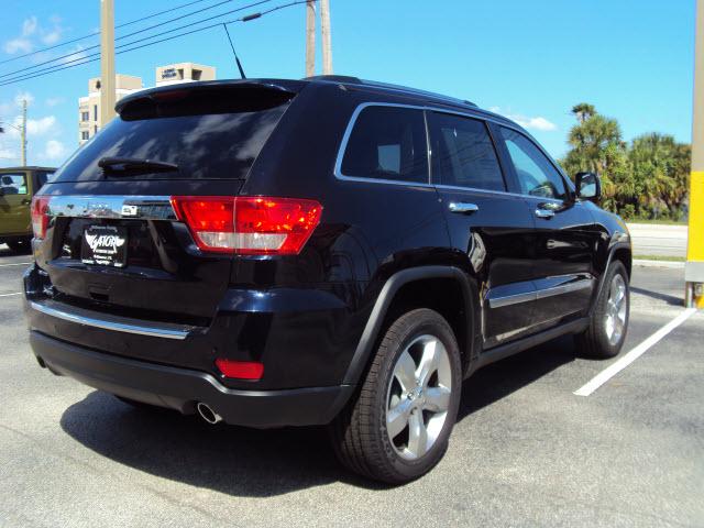 Jeep Grand Cherokee 2011 photo 2