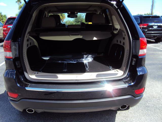 Jeep Grand Cherokee 2011 photo 3