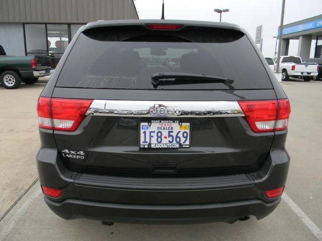 Jeep Grand Cherokee 2011 photo 4