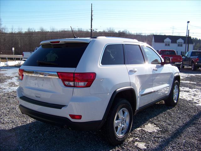 Jeep Grand Cherokee 2011 photo 2