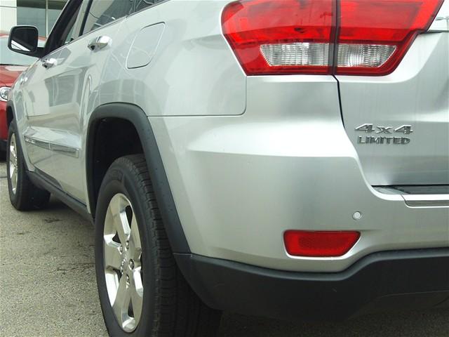 Jeep Grand Cherokee 2011 photo 4