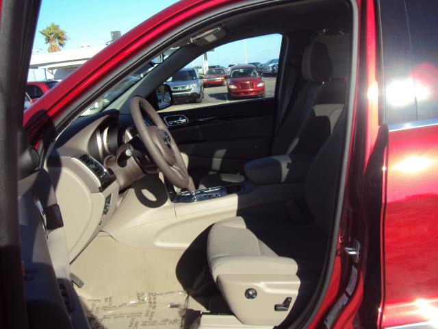 Jeep Grand Cherokee 2011 photo 3