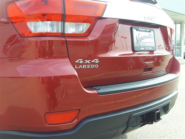 Jeep Grand Cherokee 2011 photo 3