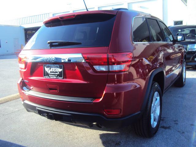 Jeep Grand Cherokee 2011 photo 2