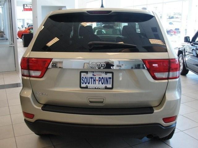 Jeep Grand Cherokee 2011 photo 2