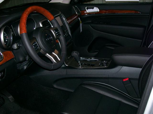 Jeep Grand Cherokee 2011 photo 3