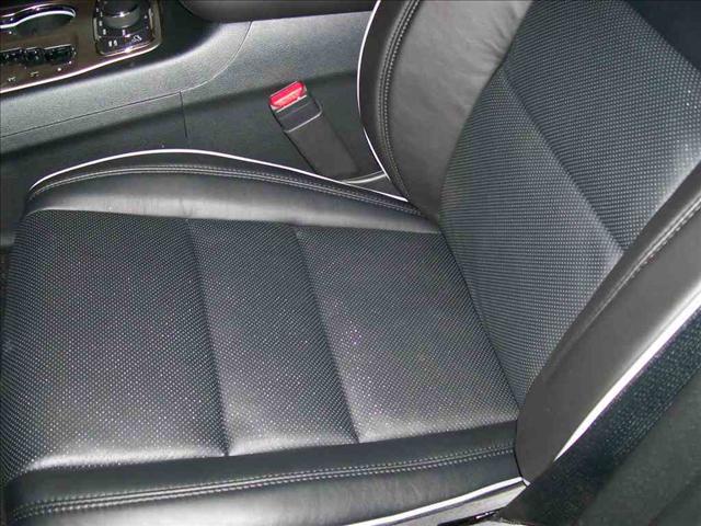 Jeep Grand Cherokee 2011 photo 4