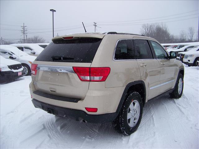 Jeep Grand Cherokee 2011 photo 2