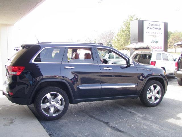 Jeep Grand Cherokee 2011 photo 3