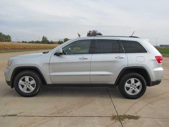 Jeep Grand Cherokee 2011 photo 1