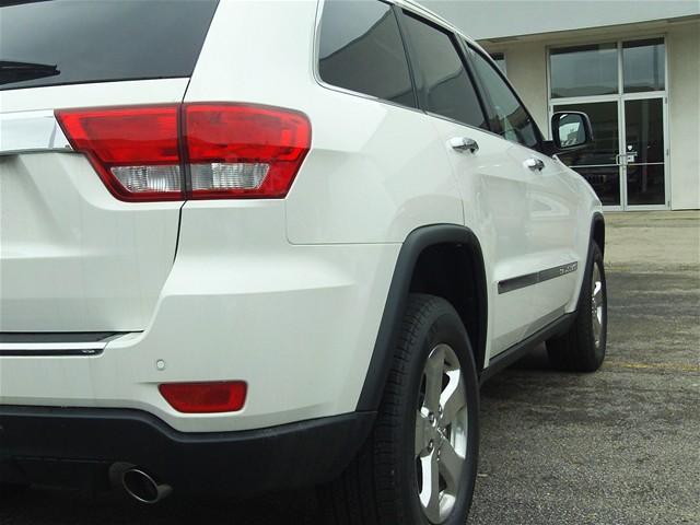 Jeep Grand Cherokee 2011 photo 3