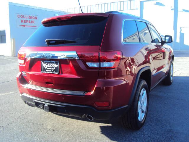 Jeep Grand Cherokee 2011 photo 1