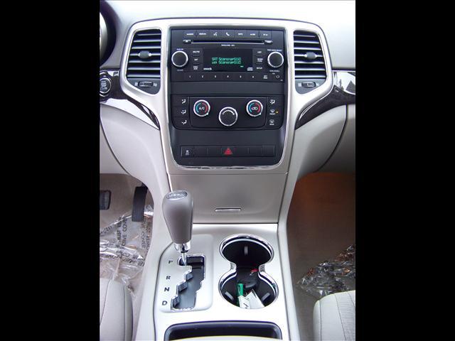 Jeep Grand Cherokee 2011 photo 4