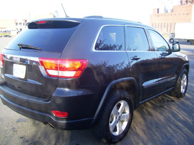 Jeep Grand Cherokee 2011 photo 2