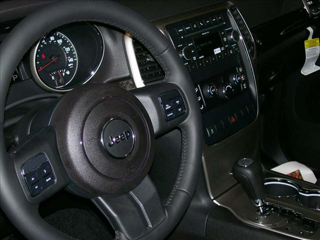 Jeep Grand Cherokee 2011 photo 3