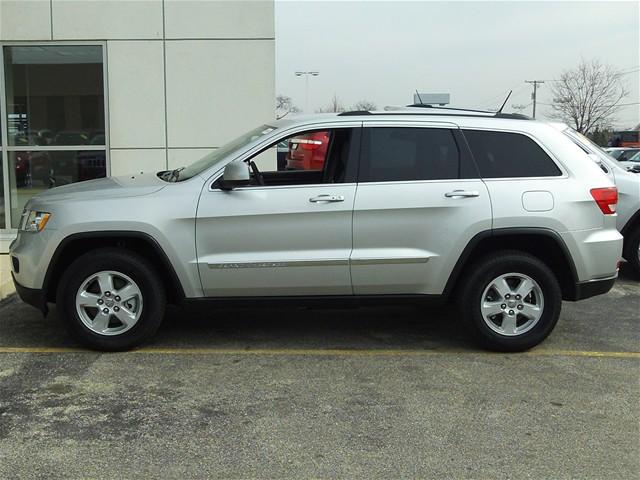 Jeep Grand Cherokee 2011 photo 1