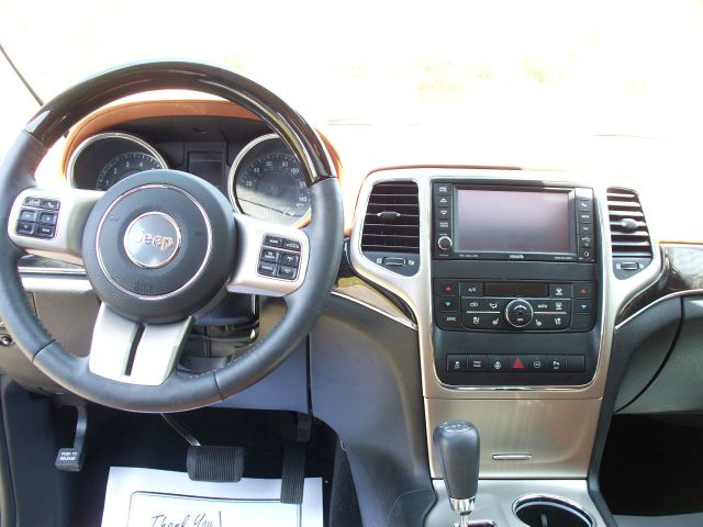 Jeep Grand Cherokee 2011 photo 1