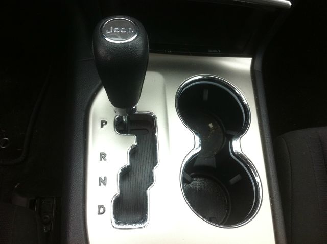 Jeep Grand Cherokee 2011 photo 8