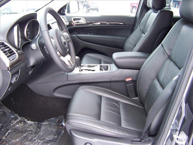 Jeep Grand Cherokee 2011 photo 4