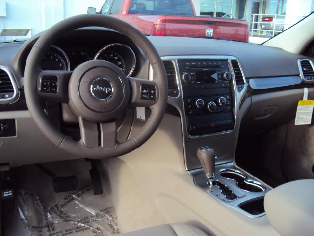 Jeep Grand Cherokee 2011 photo 5