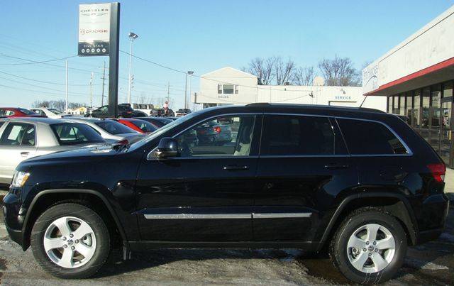 Jeep Grand Cherokee 2011 photo 1