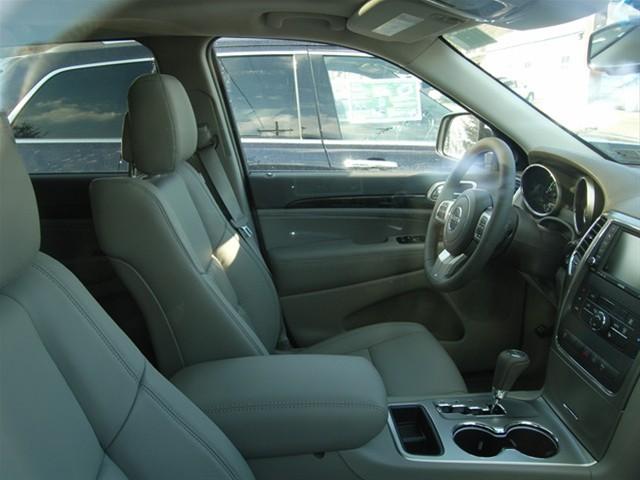 Jeep Grand Cherokee 2011 photo 3