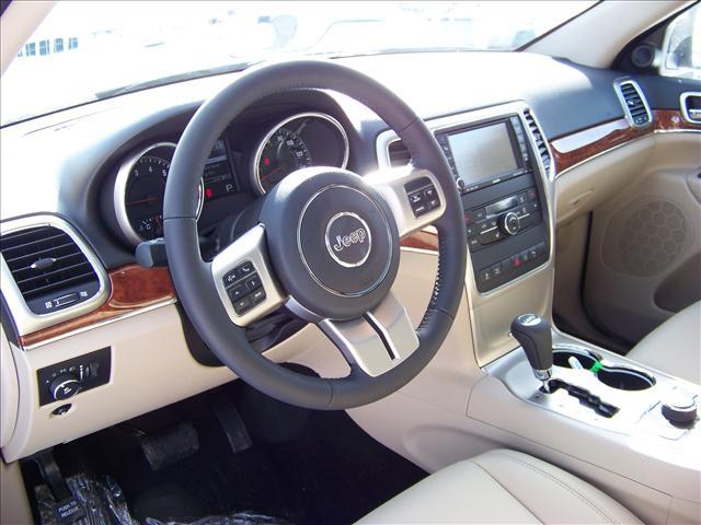 Jeep Grand Cherokee 2011 photo 3