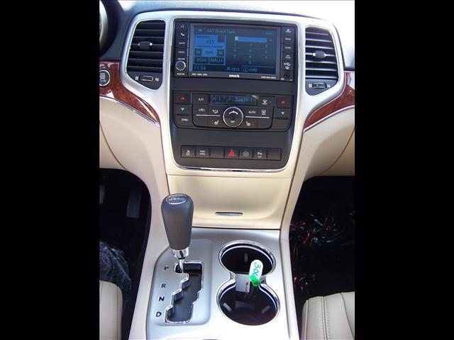 Jeep Grand Cherokee 2011 photo 4