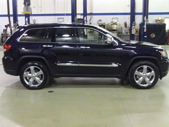 Jeep Grand Cherokee 2011 photo 4