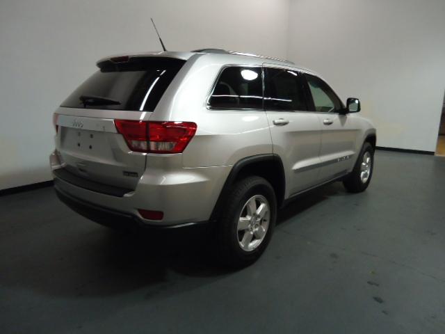 Jeep Grand Cherokee 2011 photo 1