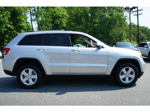 Jeep Grand Cherokee 2011 photo 17